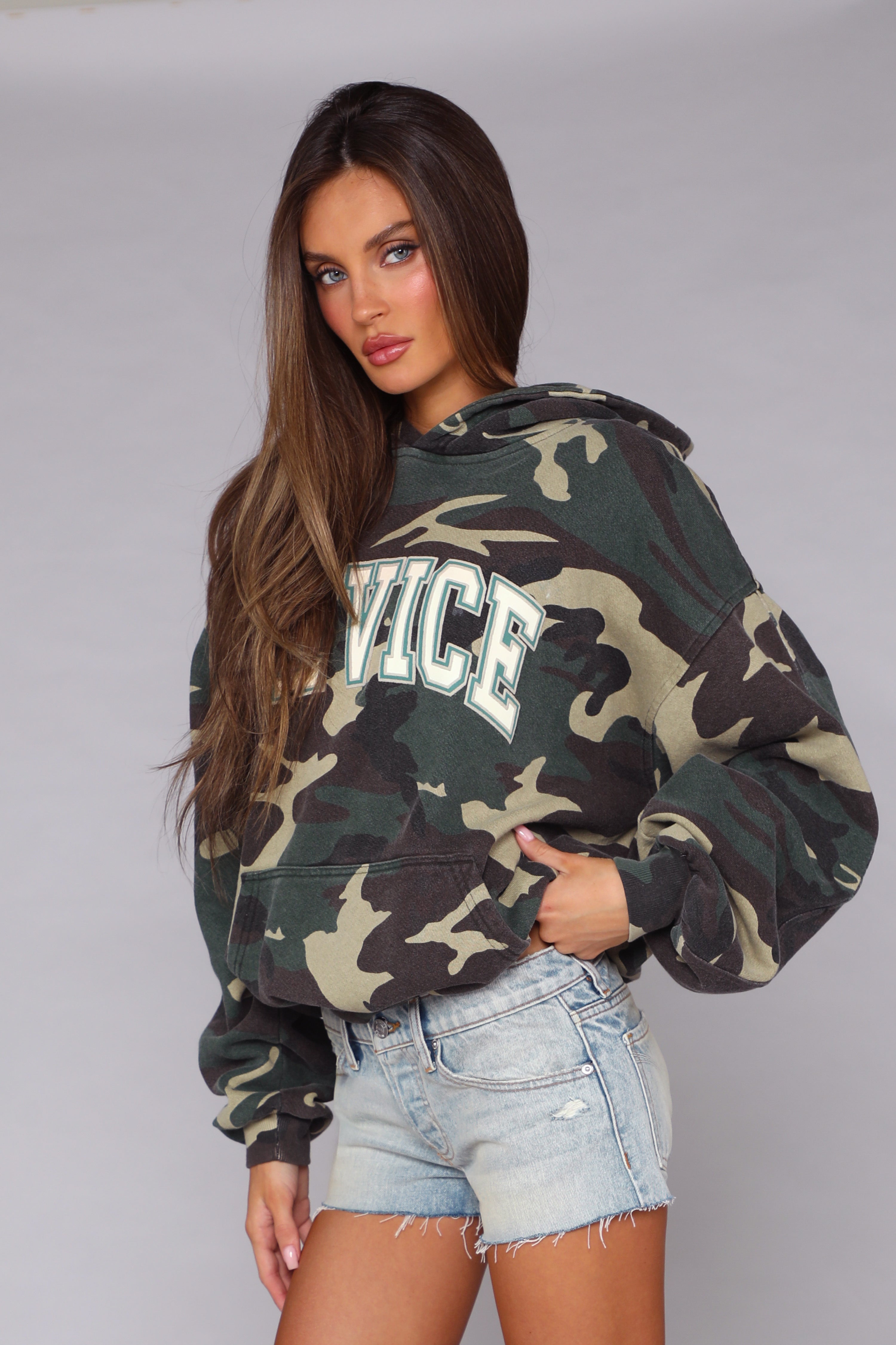 THE HILLS HOODIE / BASE CAMP