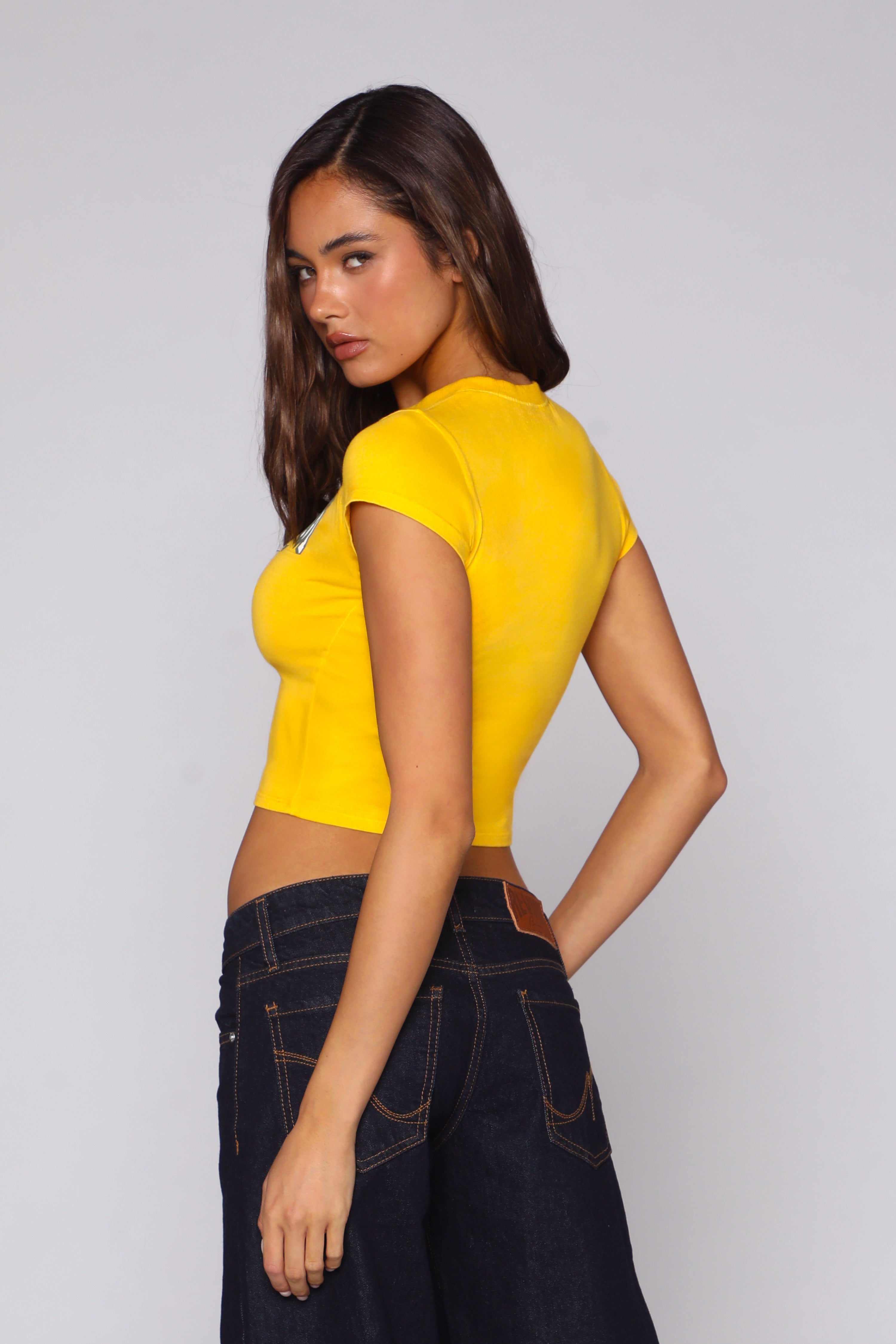 BEVERLY BABY TEE / YELLOW JACKETS