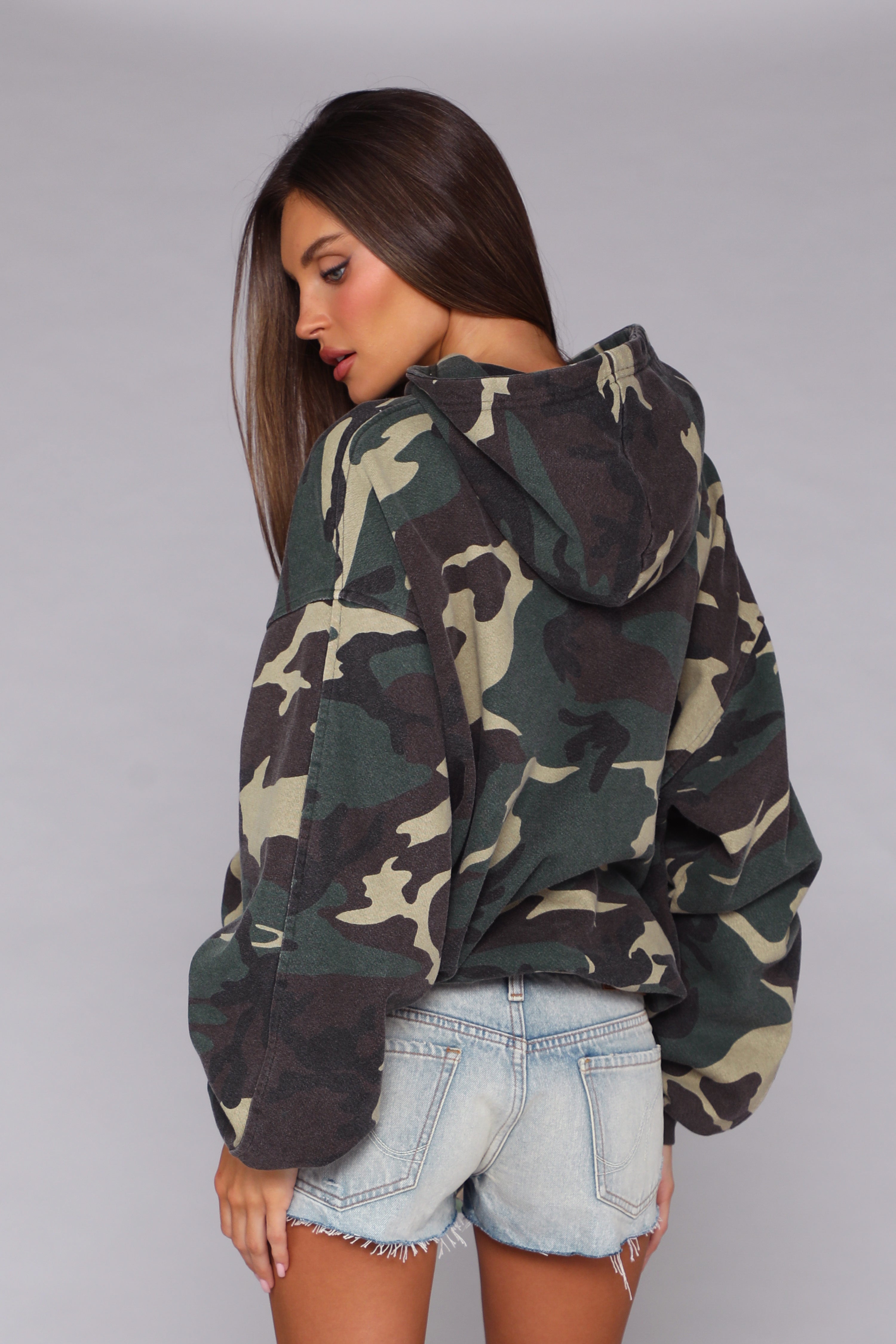 THE HILLS HOODIE / BASE CAMP