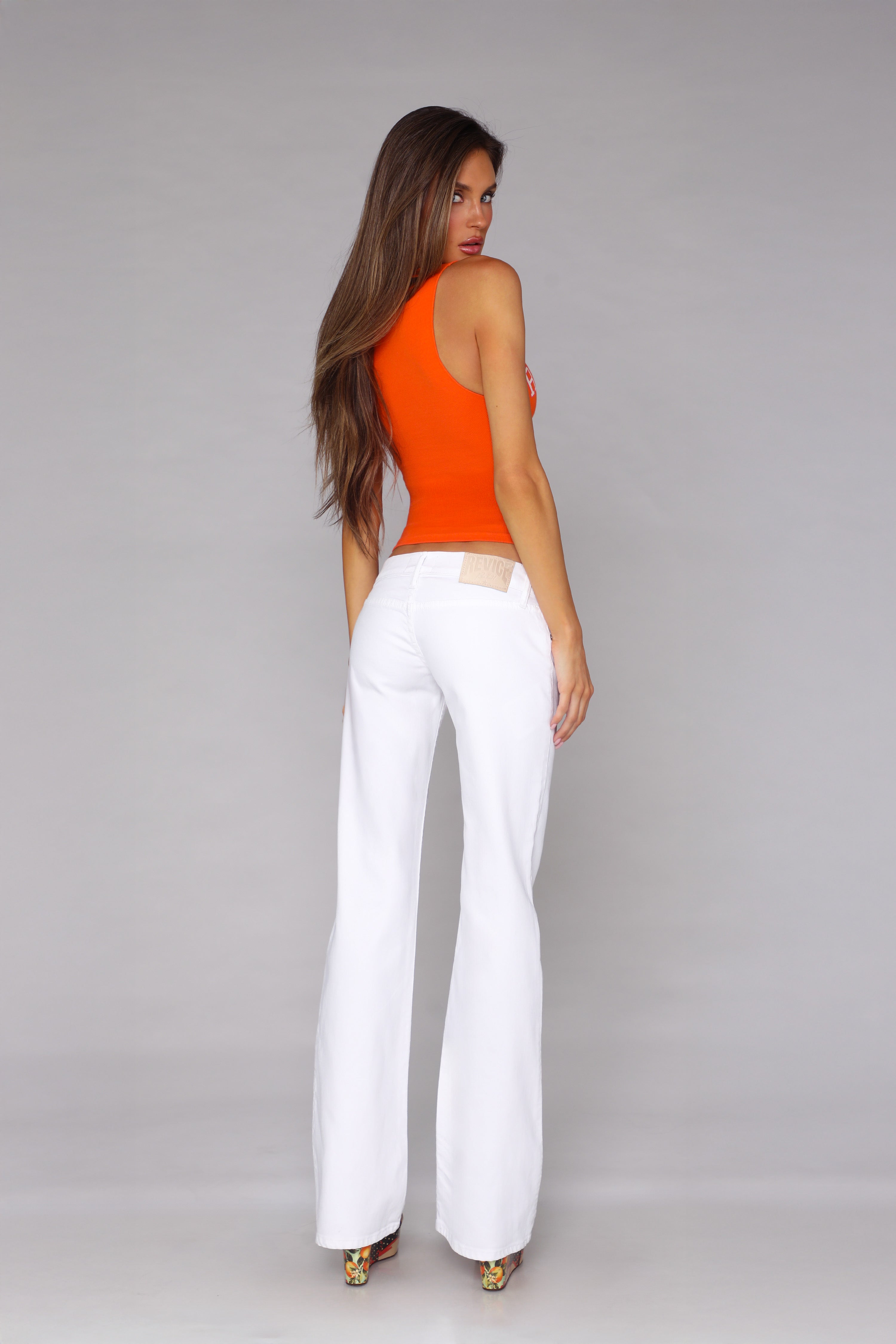 818 / OPTICAL WHITE